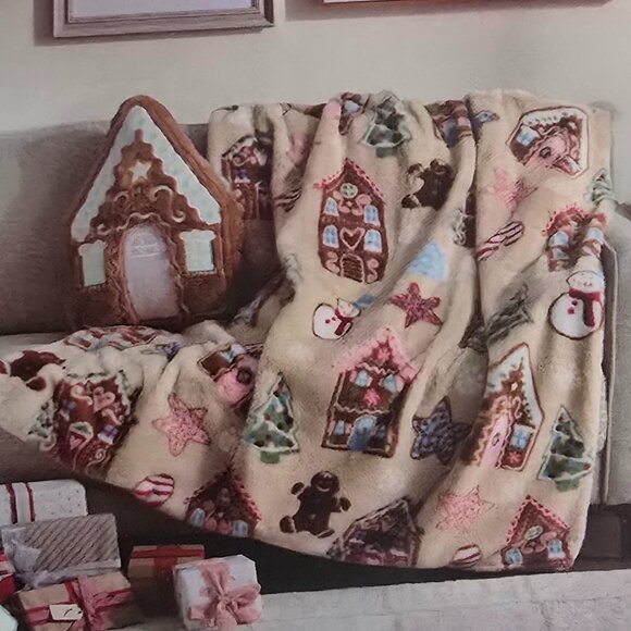 NWT - Viral Cupcakes and Cashmere Gingerbread House Faux Fur Throw & Pillow - Picture 4 of 4